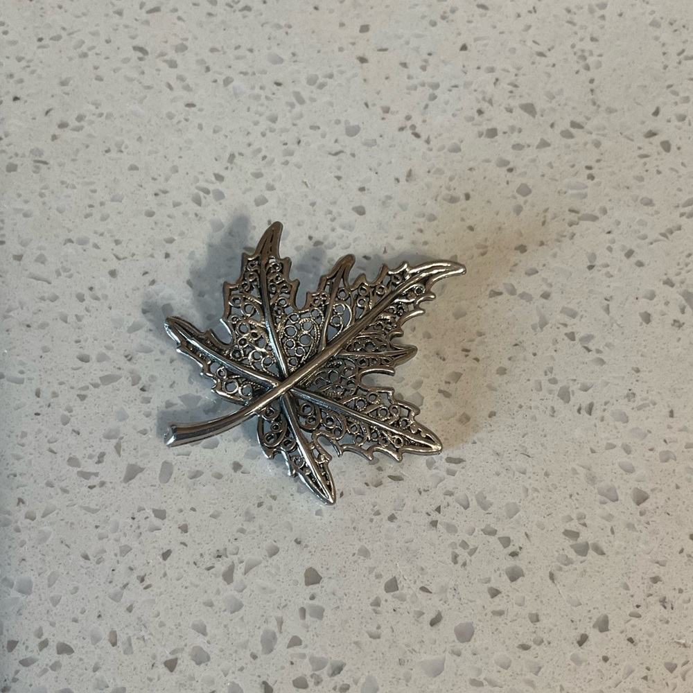 Avante Silver Leaf Brooch